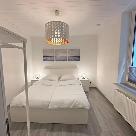 Moeblierte Erdgeschoss-Wohnung Mit Parkplatz In Bester Lage Des Stadtzentrums Herne, Wlan, Netflix- Super Autobahn-Und Oepnv-Anbindung Exterior foto