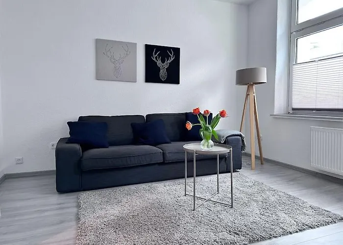 Moeblierte Erdgeschoss-Wohnung Mit Parkplatz In Bester Lage Des Stadtzentrums Herne, Wlan, Netflix- Super Autobahn-Und Oepnv-Anbindung