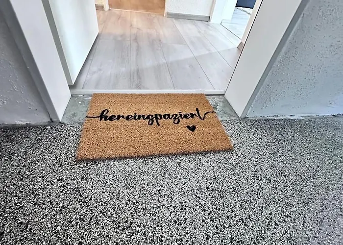Moeblierte Erdgeschoss-Wohnung Mit Parkplatz In Bester Lage Des Stadtzentrums Herne, Wlan, Netflix- Super Autobahn-Und Oepnv-Anbindung