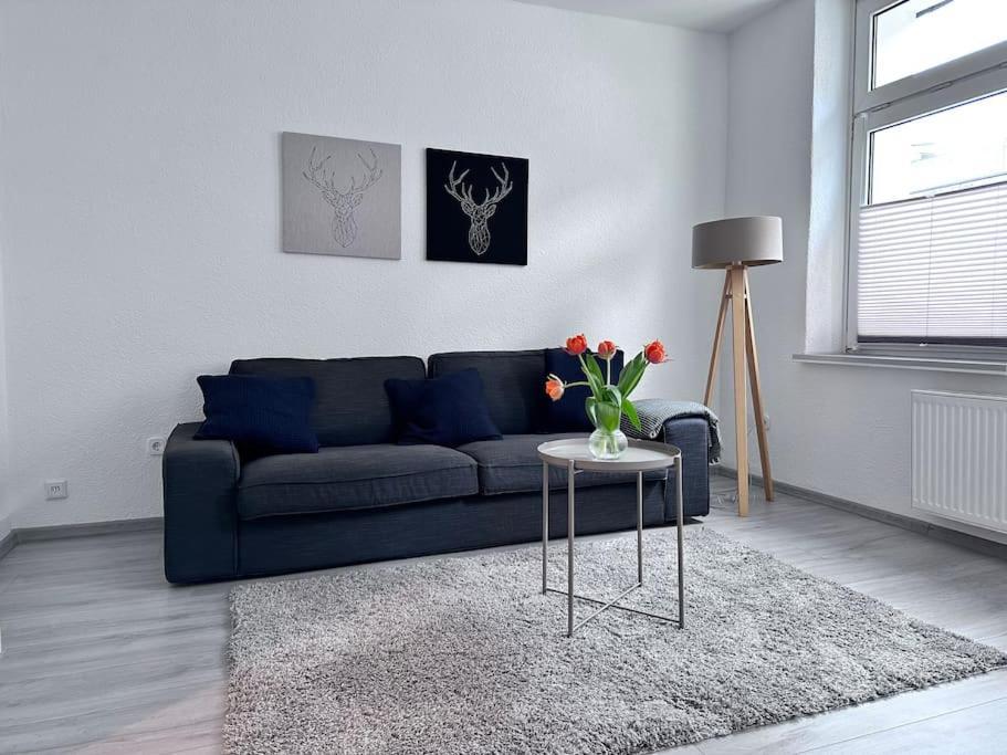 Apartment Moeblierte Erdgeschoss-wohnung Mit Parkplatz In Bester Lage Des Stadtzentrums Herne, Wlan, Netflix- Super Autobahn-und Oepnv-anbindung Herne